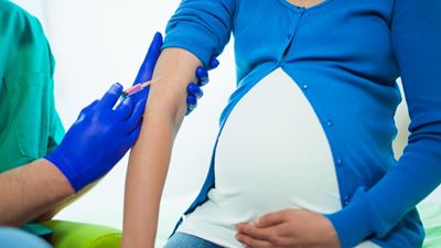 Pregnant woman gets flu shot