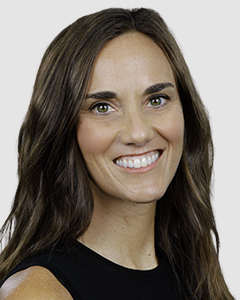 Lainie Fox Ackerman headshot