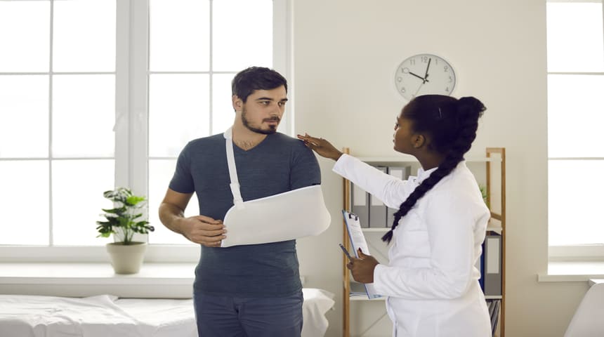 Choosing Between an Orthopedic Walk-In Clinic and the ER