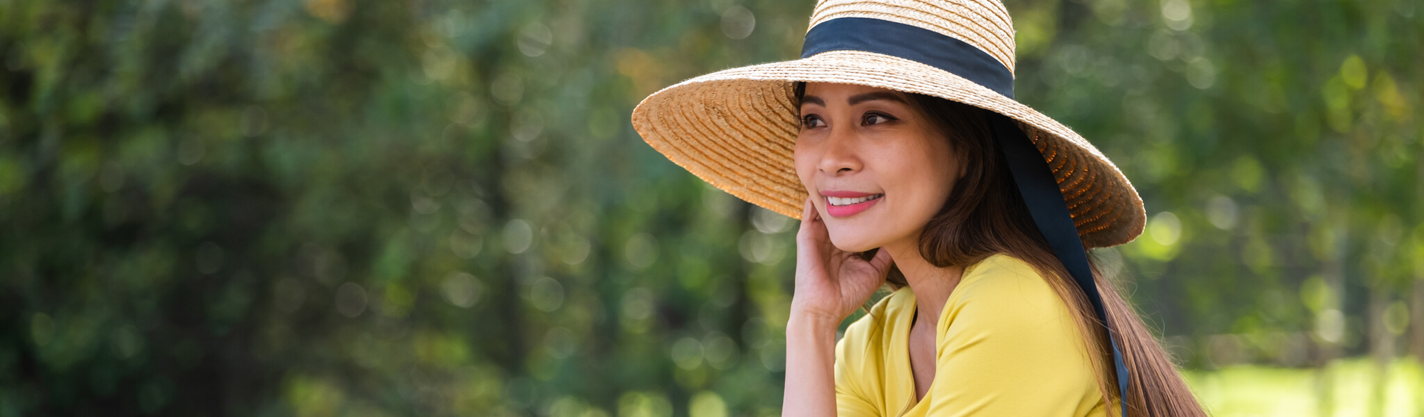 woman wearing a sun hat